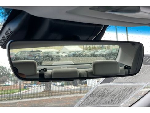 Used 2017 Lexus ES 300h image 25