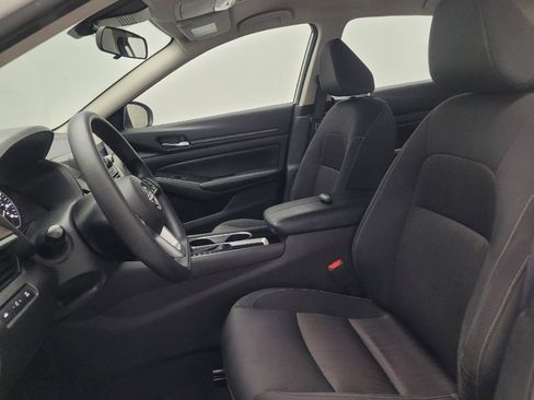 Used 2024 Nissan Altima 2.5 SV image 17