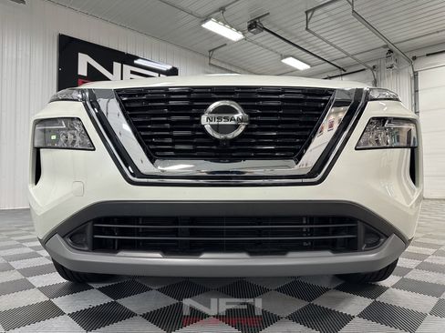 Used 2021 Nissan Rogue SV FWD image 14