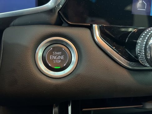 Used 2024 GMC Canyon Elevation w/ Convenience Package image 15