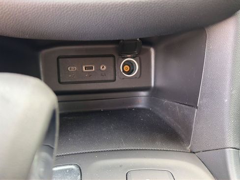 Used 2024 Chevrolet Equinox LT FWD image 18