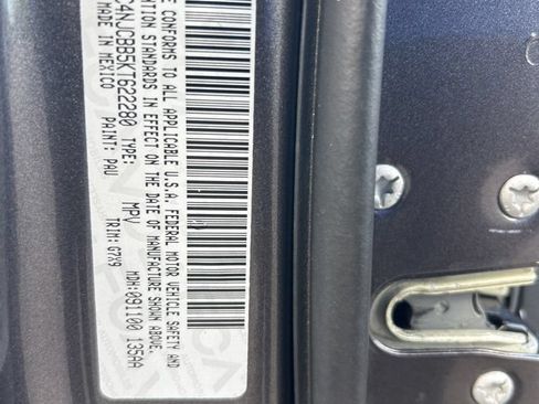 Certified 2019 Jeep Compass Latitude FWD image 44