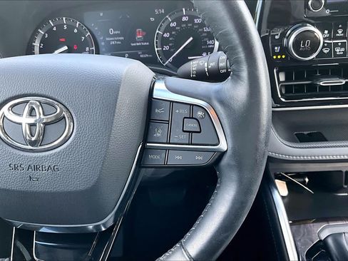 Used 2020 Toyota Highlander Limited FWD image 24