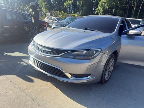 Used 2015 Chrysler 200 Limited w/ Convenience Group FWD image 1