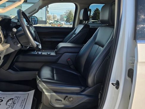 Used 2023 Ford Expedition Max XLT image 19