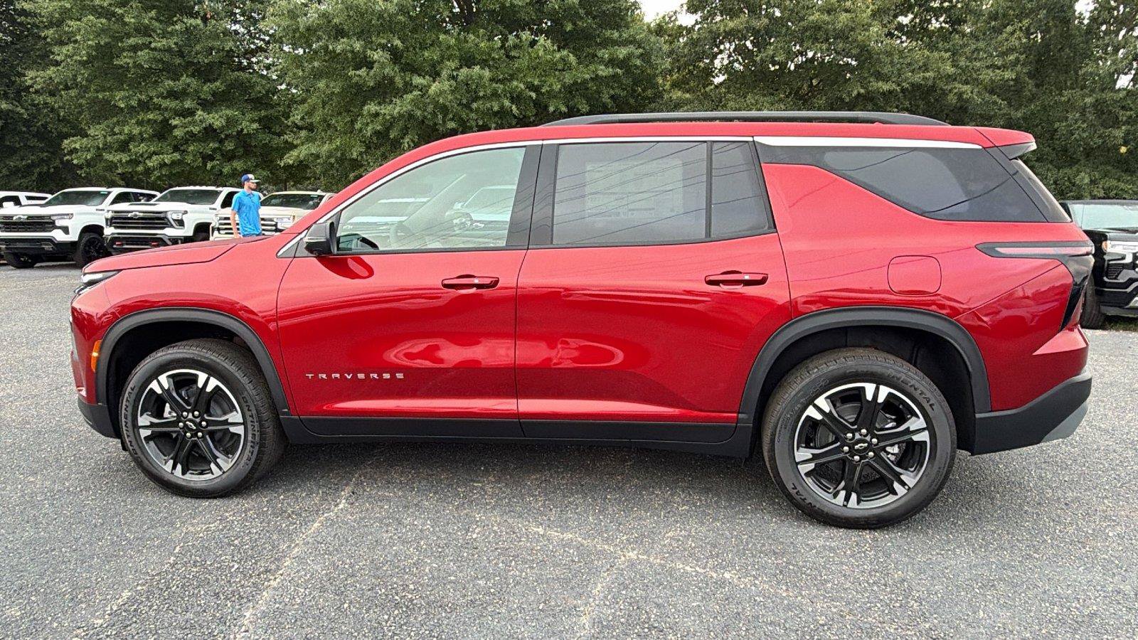 New 2027 Chevrolet Traverse LT w/ Sun and Wheel Package FWD image 12
