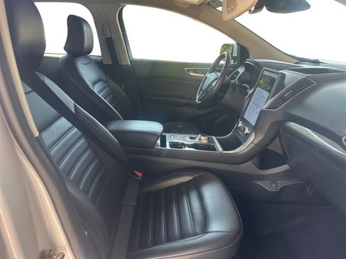 Used 2024 Ford Edge SEL image 10