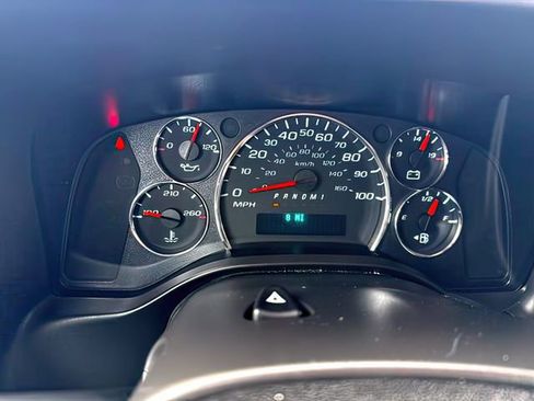 Used 2024 Chevrolet Express 2500 w/ Driver Convenience Package RWD image 28