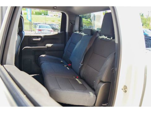 Used 2019 Chevrolet Silverado 1500 Custom w/ Custom Value Package AWD/4WD image 17