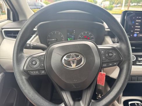 Used 2024 Toyota Corolla Cross L AWD/4WD image 17