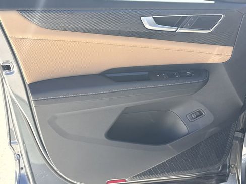 Used 2025 Volkswagen Atlas Cross Sport SEL R-Line image 10