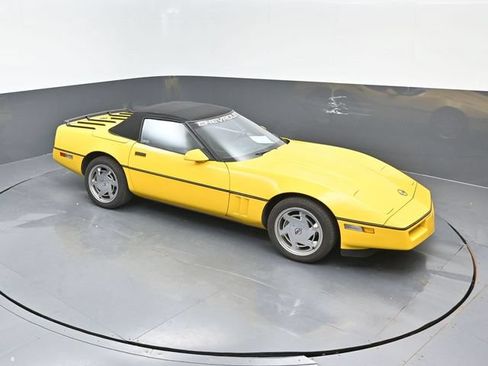 Used 1990 Chevrolet Corvette Convertible RWD image 17