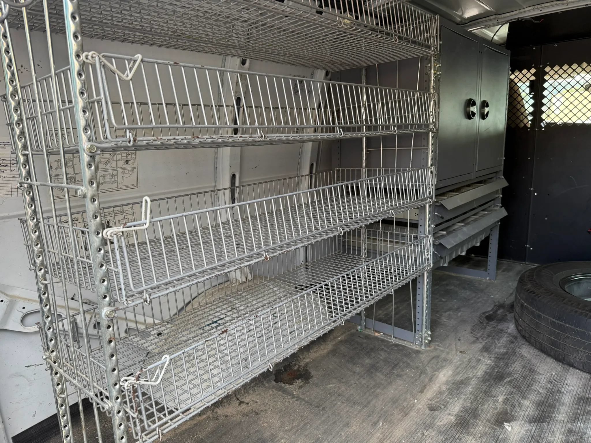 Used 2011 Chevrolet Express 2500 RWD image 15