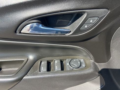 Used 2021 Chevrolet Equinox LT image 39