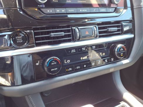Used 2025 Nissan Pathfinder SV AWD/4WD image 14