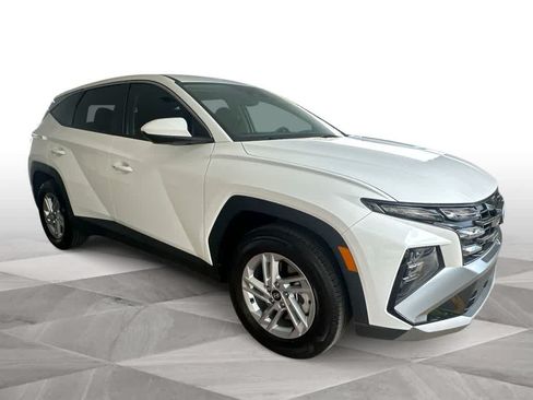 Used 2026 Hyundai Tucson SE FWD image 2