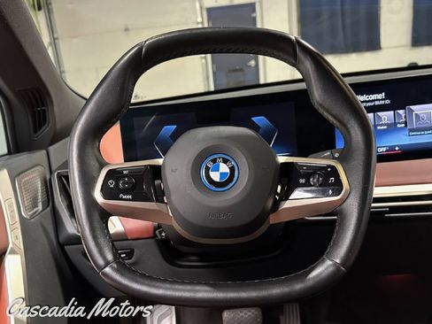 Used 2022 BMW iX xDrive50 w/ Premium Package AWD/4WD image 38