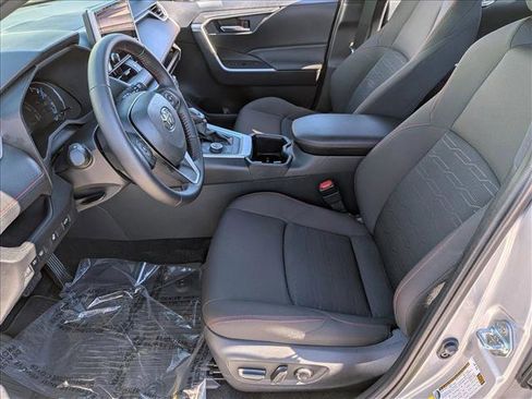 Used 2025 Toyota RAV4 SE image 17