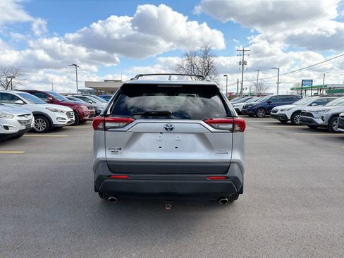 Used 2020 Toyota RAV4 XLE w/ Convenience Package image 12
