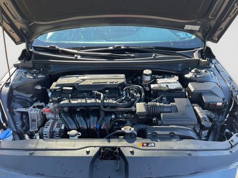 Used 2023 Hyundai Elantra SEL w/ Convenience Package FWD image 10