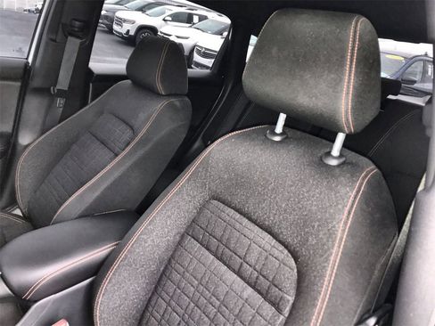 Used 2025 Honda HR-V Sport image 11