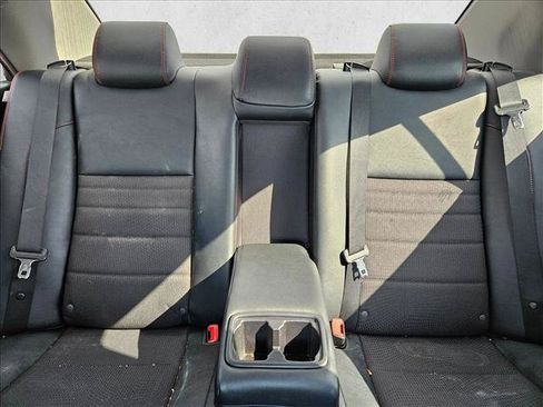 Used 2017 Toyota Camry SE FWD image 13