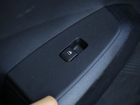 Used 2024 Kia Seltos EX image 26