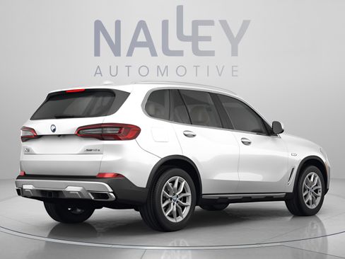 Used 2022 BMW X5 xDrive45e w/ Premium Package AWD/4WD image 3