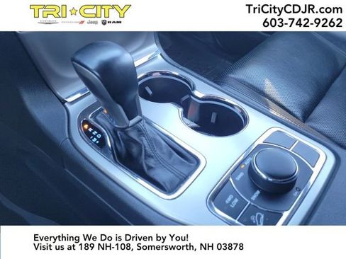 Used 2019 Jeep Grand Cherokee Limited w/ Luxury Group II image 35