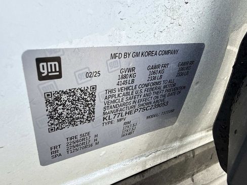 Used 2025 Chevrolet Trax LT w/ LT Convenience Package FWD image 30
