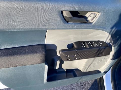 Used 2024 Ford Maverick XL image 9