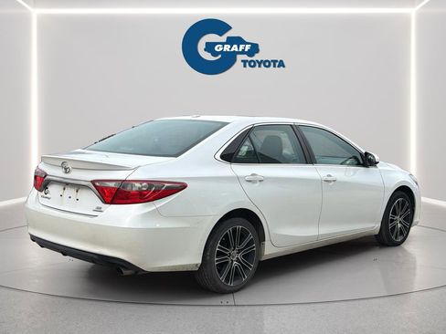 Used 2016 Toyota Camry SE image 16