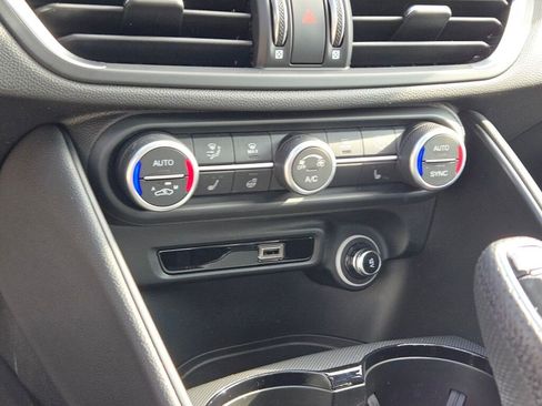 New 2025 Alfa Romeo Giulia AWD image 27