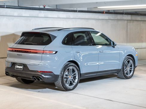 Certified 2026 Porsche Cayenne AWD/4WD image 9