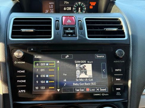 Used 2017 Subaru Forester 2.5i Premium w/ All-Weather Package AWD/4WD image 38
