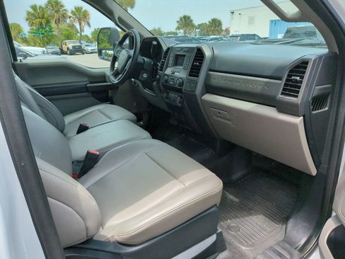 Used 2021 Ford F550 4x4 Regular Cab Super Duty image 11