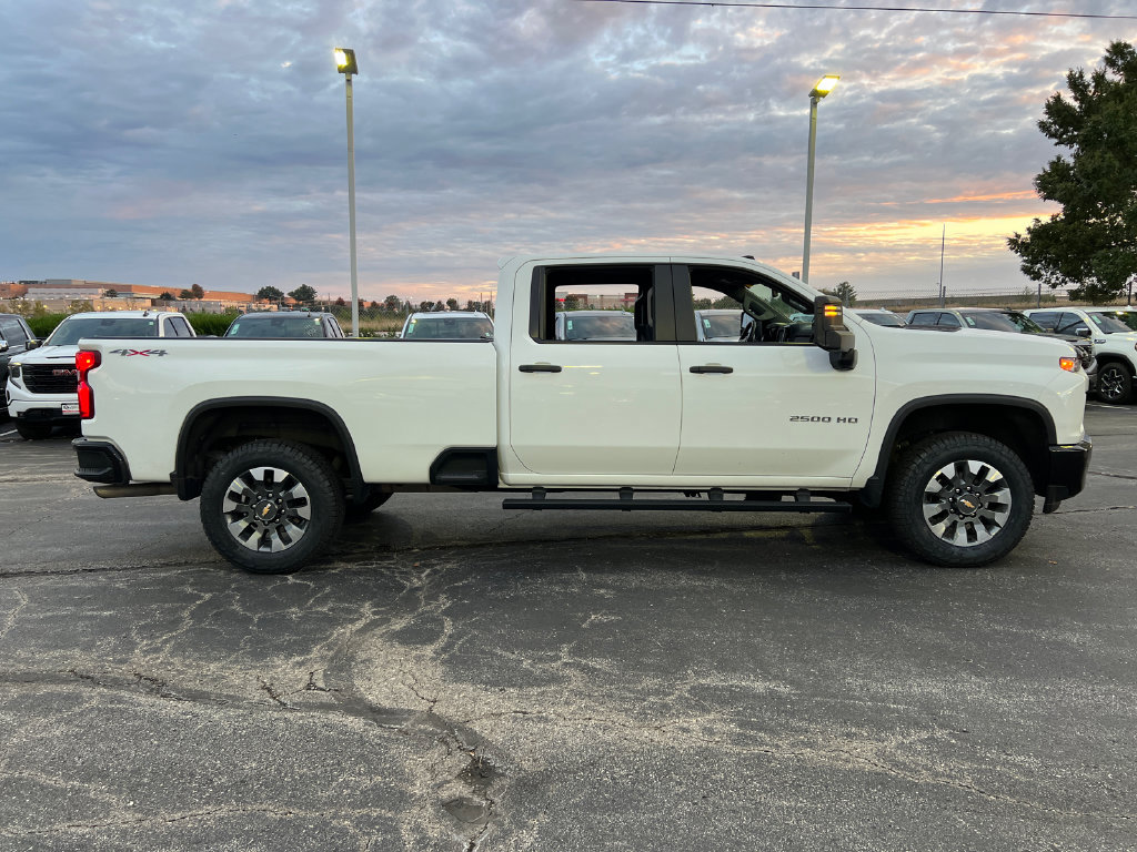 Used 2021 Chevrolet Silverado 2500 Custom w/ Custom Value Package AWD/4WD image 5