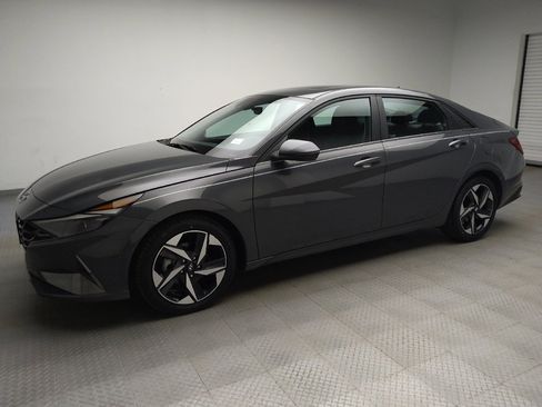 Used 2023 Hyundai Elantra Limited FWD image 2