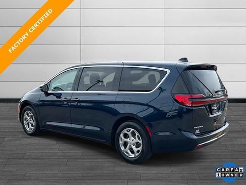 Certified 2024 Chrysler Pacifica Limited image 6