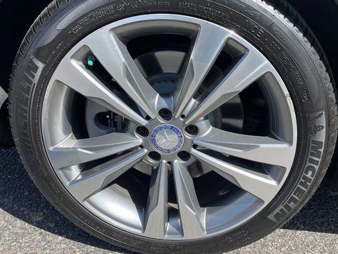 Used 2014 Mercedes-Benz S 550 Sedan image 22