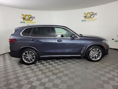 Used 2022 BMW X5 xDrive40i w/ Executive Package AWD/4WD image 4