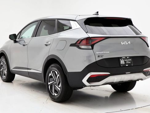 Used 2023 Kia Sportage LX image 7