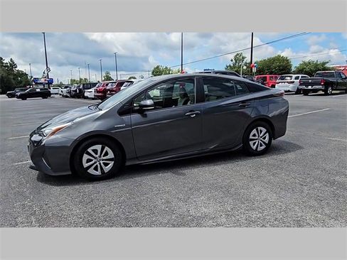 Used 2017 Toyota Prius Three w/ Advanced Technology Package image 23