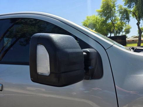 Used 2020 Nissan Titan SV w/ SV Convenience Package image 14