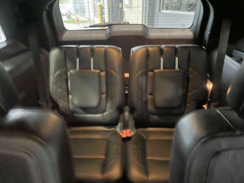 Used 2016 Ford Explorer Platinum AWD/4WD image 13