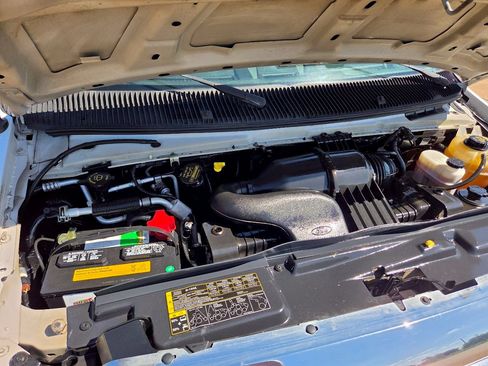 Used 2011 Ford E-150 and Econoline 150 Wagon RWD image 24