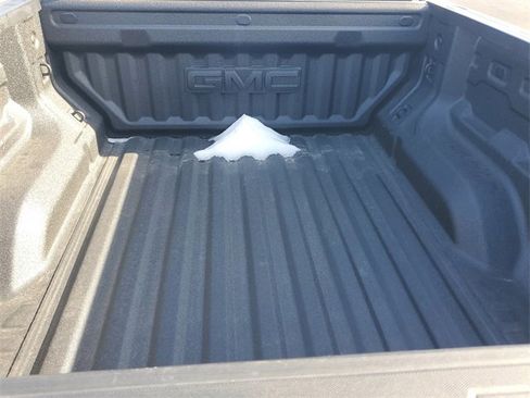 Certified 2025 GMC Canyon AT4 w/ AT4 Premium Package image 7