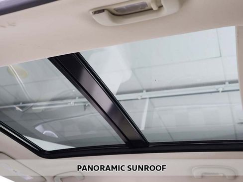 Used 2018 Cadillac XT5 Luxury w/ Driver Awareness Package image 4