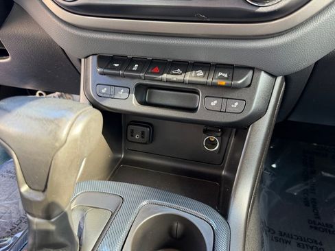 Used 2019 Chevrolet Colorado Z71 image 24