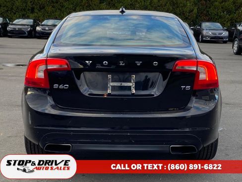 Used 2014 Volvo S60 T5 image 4